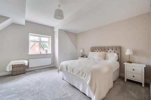 3 bedroom townhouse for sale, Station Yard, Kingswood