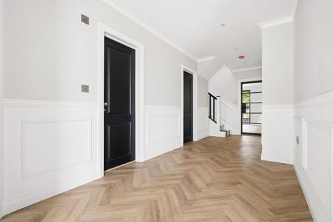 4 bedroom chalet for sale, Hillside Gardens, Northwood