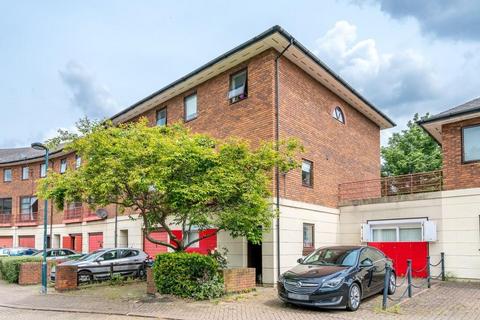 Studio to rent, Plover Way, Surrey Quays SE16