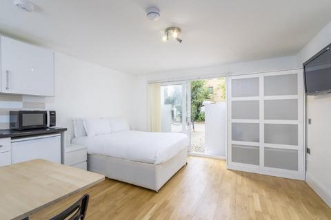 Studio to rent, Plover Way, Surrey Quays SE16