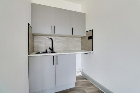 Studio to rent, 198 Halfway Street, Kent DA15
