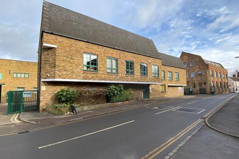 Office to rent, Summer Rd Thames Ditton KT7 0QJ