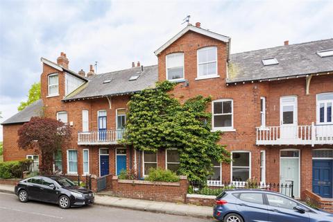 Terraced house - Albemarle Road, York