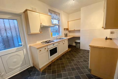 3 bedroom house to rent, Kitson Street, LEEDS