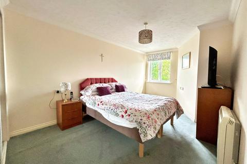 1 bedroom apartment for sale, Montagu Road, Highcliffe, Christchurch, Dorset, BH23