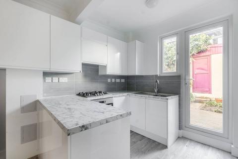 3 bedroom maisonette to rent, Collingbourne Road, Shepherd's Bush, London, W12