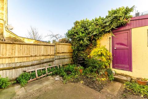 3 bedroom maisonette to rent, Collingbourne Road, Shepherd's Bush, London, W12