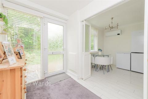 3 bedroom end of terrace house for sale, Bazes Shaw, Longfield DA3