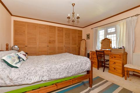 2 bedroom detached bungalow for sale, Birch Close, Tonbridge TN11