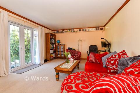 2 bedroom detached bungalow for sale, Birch Close, Tonbridge TN11