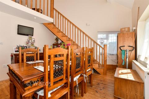 2 bedroom detached bungalow for sale, Birch Close, Tonbridge TN11