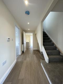 3 bedroom semi-detached house to rent, Mashbury Road, Chelmsford  CM1