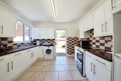 4 bedroom semi-detached house for sale, Oakley Drive, Romford, RM3