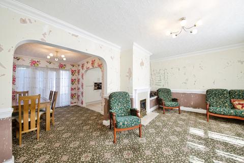 4 bedroom semi-detached house for sale, Oakley Drive, Romford, RM3