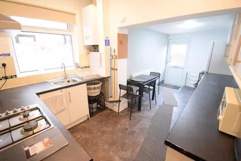 3 bedroom maisonette to rent - View 3