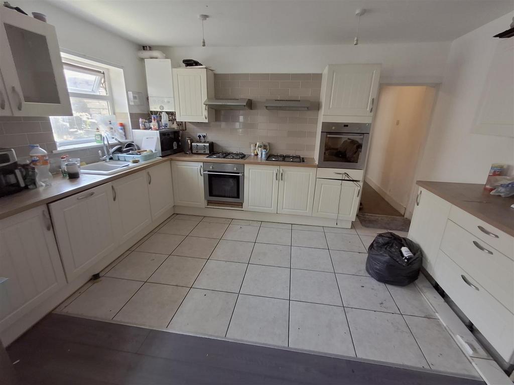 House in Cardiff, Maindy, Cathays - View 3