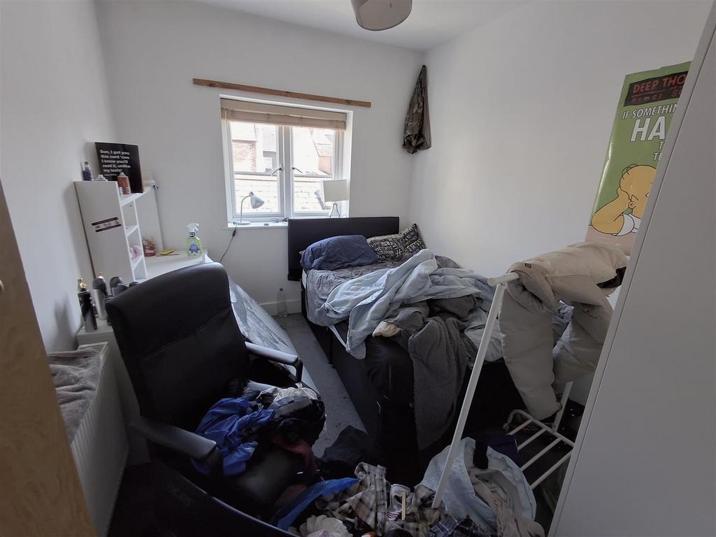 House in Cardiff, Maindy, Cathays - More