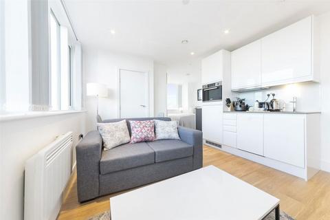 Studio to rent, High Street, Berkshire SL1