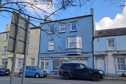 2 bedroom flat to rent, 16-19 Commercial Row, Pembroke Dock, Pembrokeshire