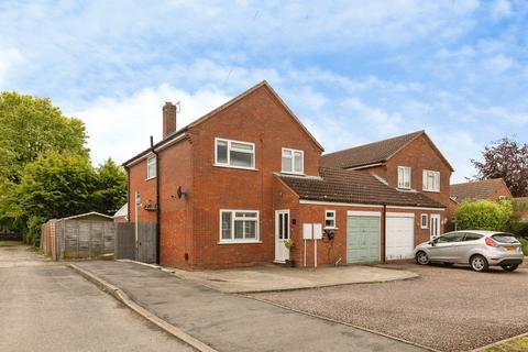 4 bedroom detached house for sale, Farm House Close, Bottesford, Nottingham, Leicestershire, NG13