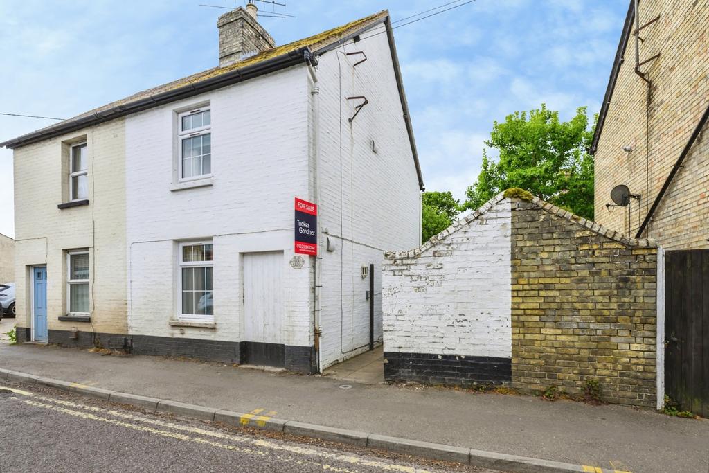 1 bedroom semi-detached house for sale
