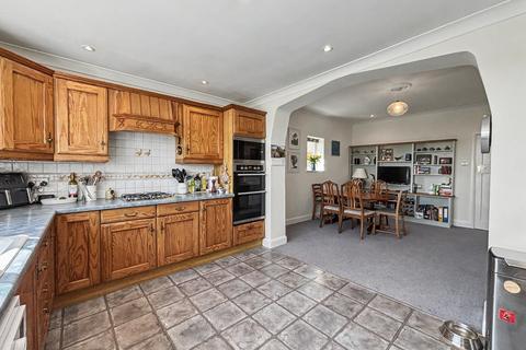 4 bedroom detached house for sale, Weymouth
