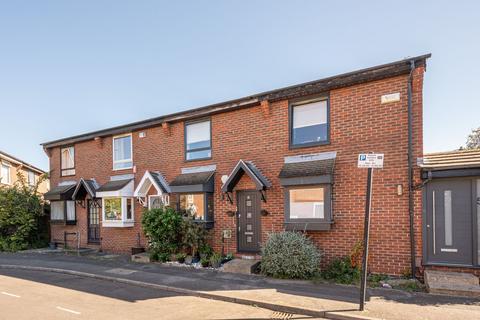 Linnet Mews, Nightingale Triangle, London, SW12