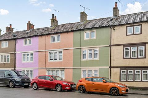 2 bedroom terraced house for sale, London Road, Chippenham, SN15