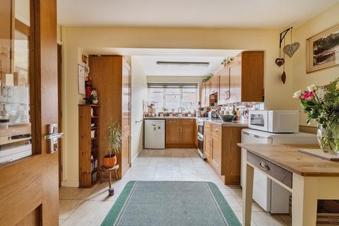 2 bedroom terraced house for sale, London Road, Chippenham, SN15