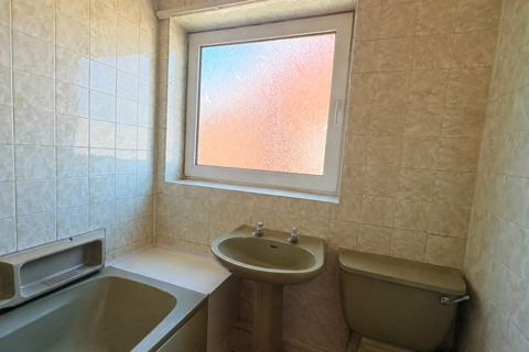 3 bedroom terraced house to rent, Hillside Avenue, Preston PR2