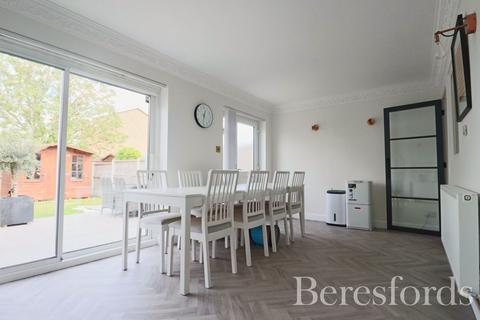 3 bedroom terraced house for sale, Windrush Drive, Chelmsford, CM1