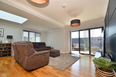 2 bedroom detached bungalow for sale, ELMFIELD, RYDE