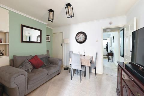 2 bedroom terraced house for sale, Reading Road, Farnborough, GU14