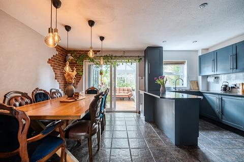 3 bedroom end of terrace house for sale, Shurnhold, Melksham, SN12