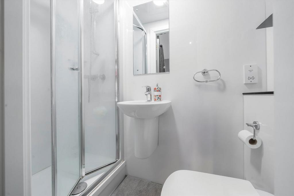 Apartment in Harrow - View 5