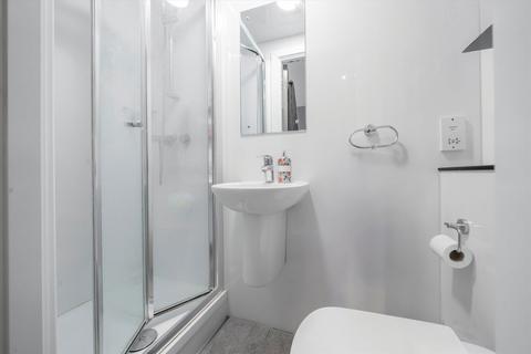 Studio to rent, Kenton Road, Harrow HA3