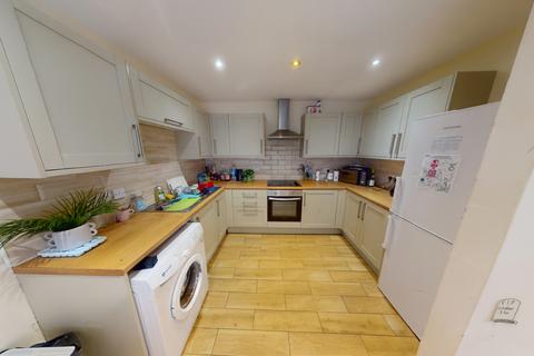 3 bedroom terraced house to rent, 9 Weston Avenue, Nottingham