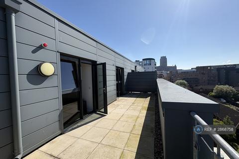 Studio to rent, Lydia Ann St, Liverpool, L1