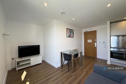Studio to rent, Lydia Ann St, Liverpool, L1