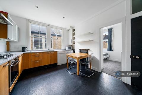 4 bedroom flat to rent, Yukon Road, London, SW12