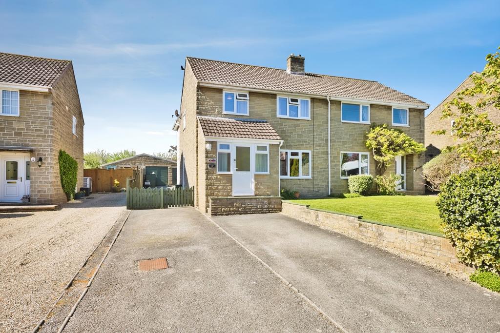 4 bedroom semi-detached house for sale