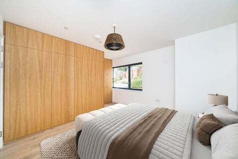 undefined, Cottenham Park Road, Wimbledon SW20