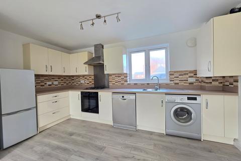 2 bedroom flat to rent, Paradise Orchard, AYLESBURY