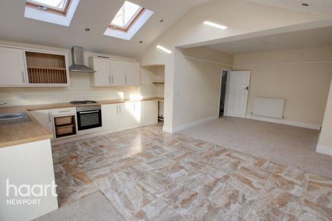 3 bedroom end of terrace house for sale, Blenheim Road, Newport