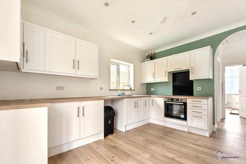 2 bedroom bungalow for sale, 2 Caxton Avenue, SO19