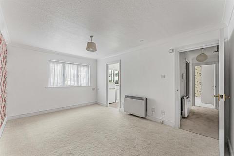 1 bedroom retirement property for sale, Ellen Court, North Chingford