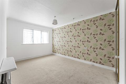 1 bedroom retirement property for sale, Ellen Court, North Chingford