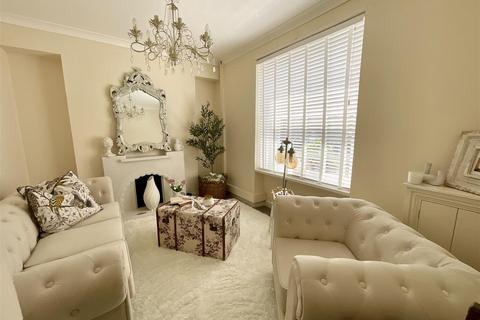 3 bedroom terraced house for sale, Trinity Road, Llanelli