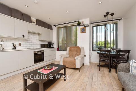 1 bedroom ground floor flat for sale, 4 Rose Hill, Sutton SM1