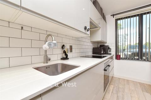 1 bedroom ground floor flat for sale, 4 Rose Hill, Sutton SM1